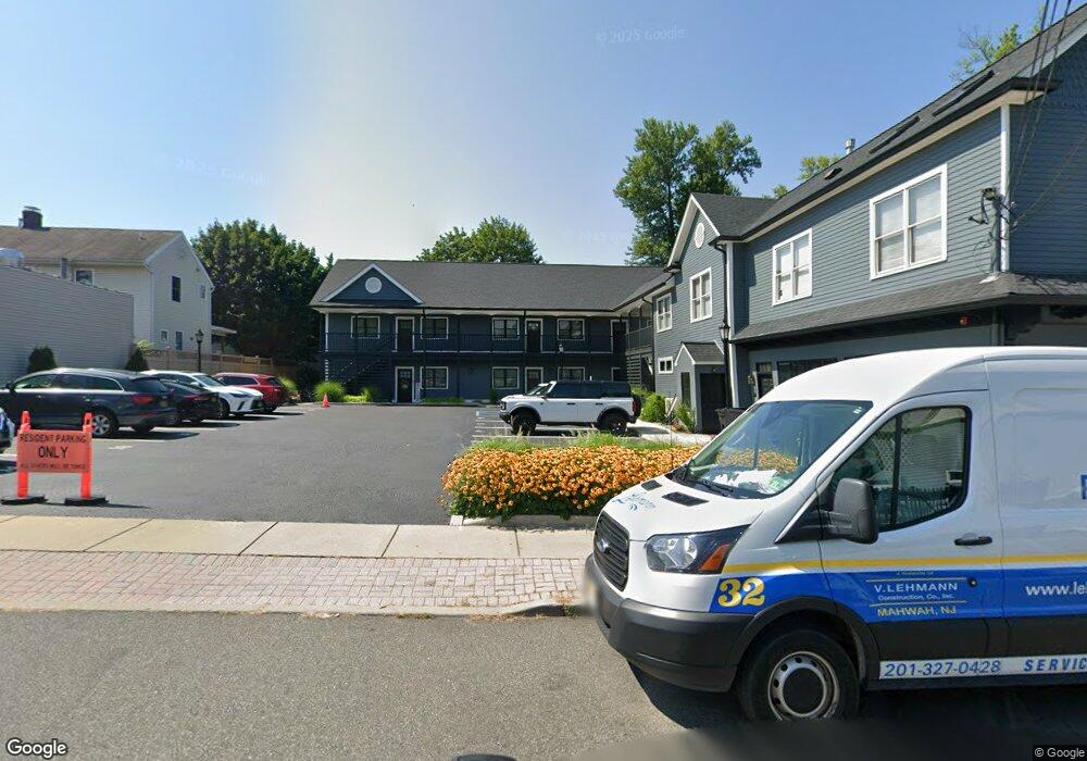 28 W Prospect St, Waldwick, NJ 07463 - photo 1