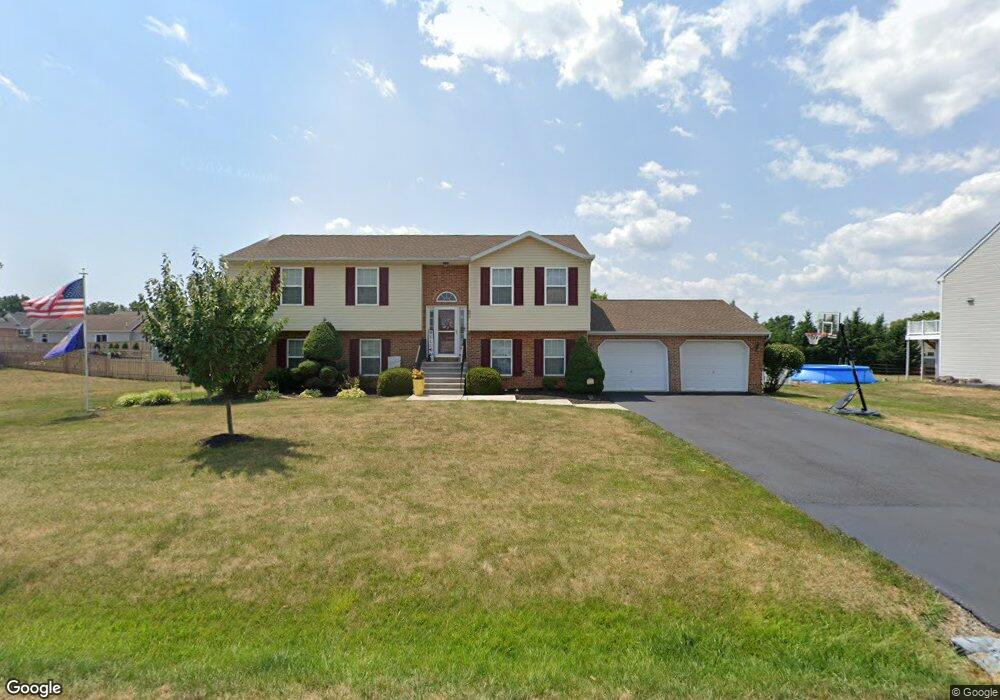806 Bristol Dr, Greencastle, PA 17225 - photo 1