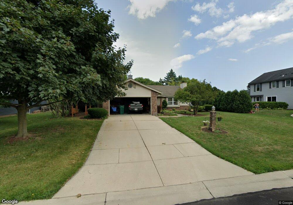 W162N10654 Auburn Ln, Germantown, WI 53022 - photo 1