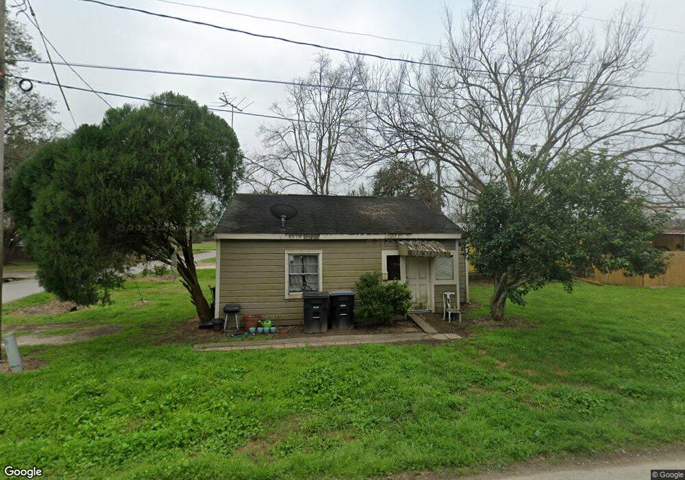 1601 W Lang St, Alvin, TX 77511 - photo 1
