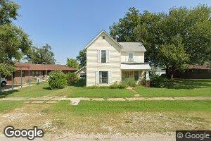 212 N Plum St, Moline, KS 67353