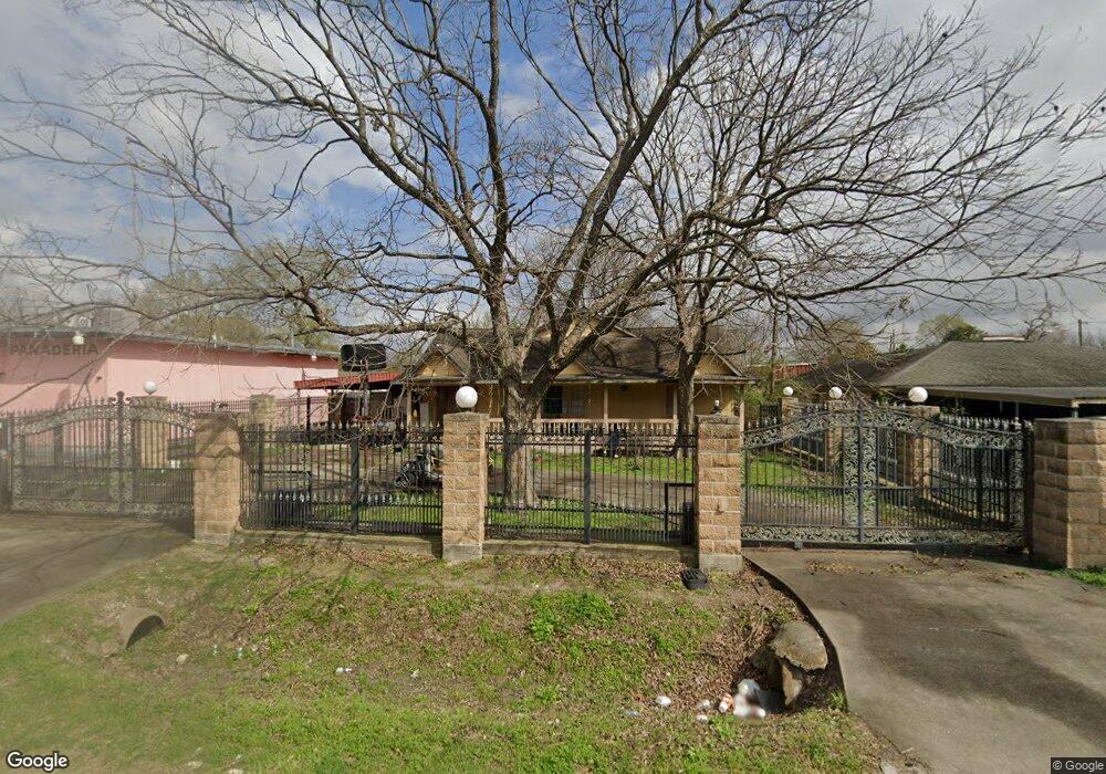9750 Bauman Rd, Houston, TX 77076 - photo 1