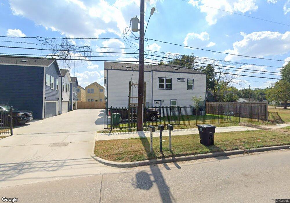 855 S Victory Dr unit B C, Houston, TX 77088 - photo 1