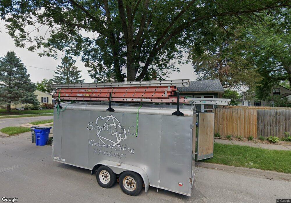 911 13th St NW, Cedar Rapids, IA 52405 - photo 1