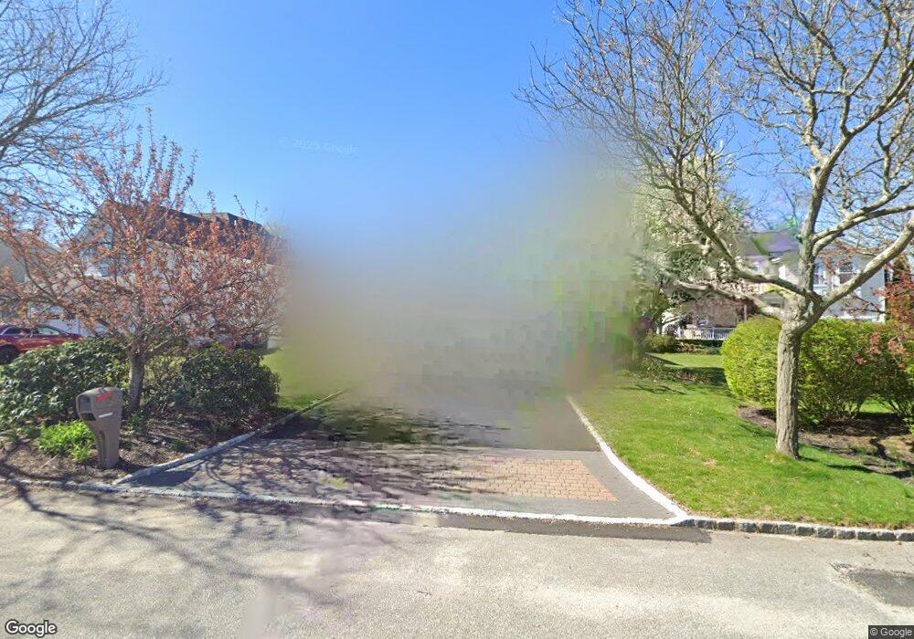 12 Poplar Ln, ComMacK, NY 11725 - photo 1