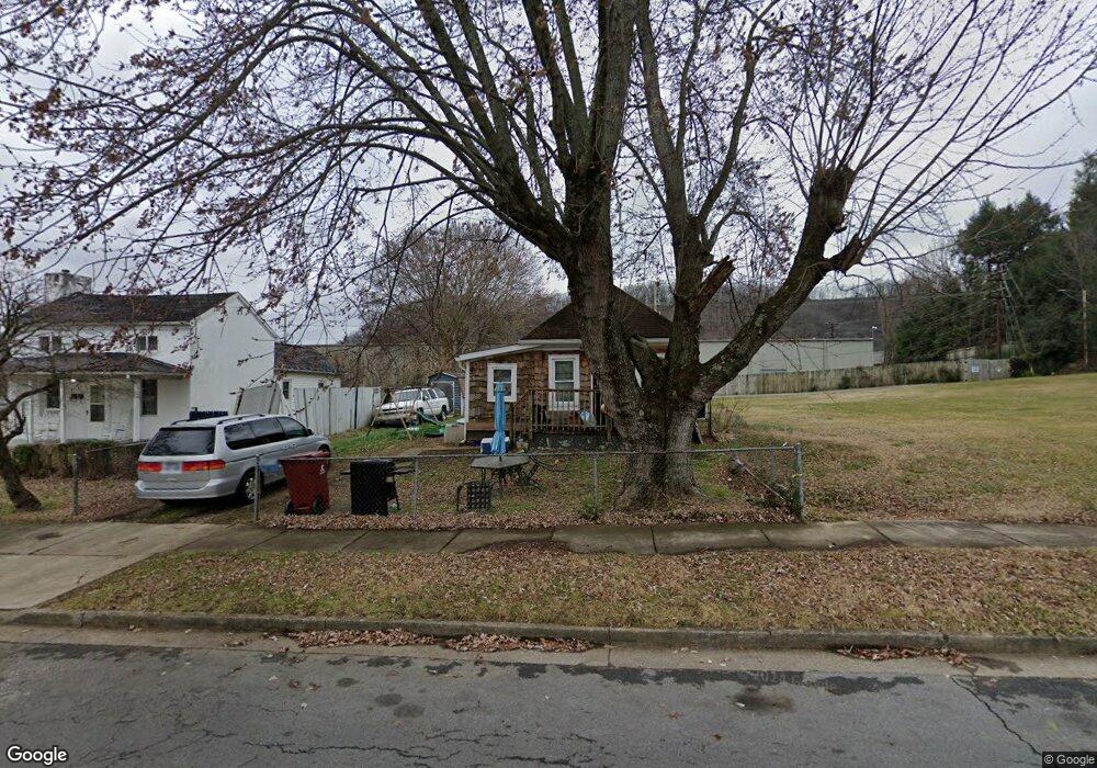 904 E Myrtle Ave, Johnson City, TN 37601 - photo 1