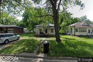 113 S 8th St, Wymore, NE 68466