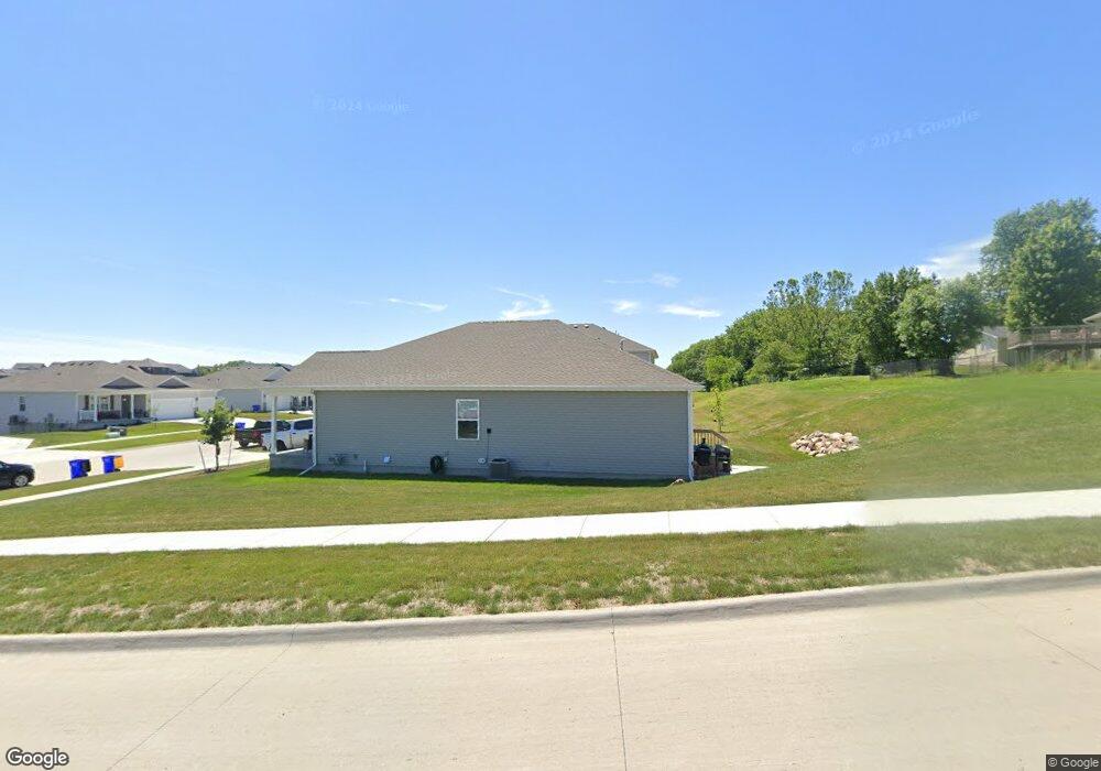 305 Green View Dr, West Branch, IA 52358 - photo 1
