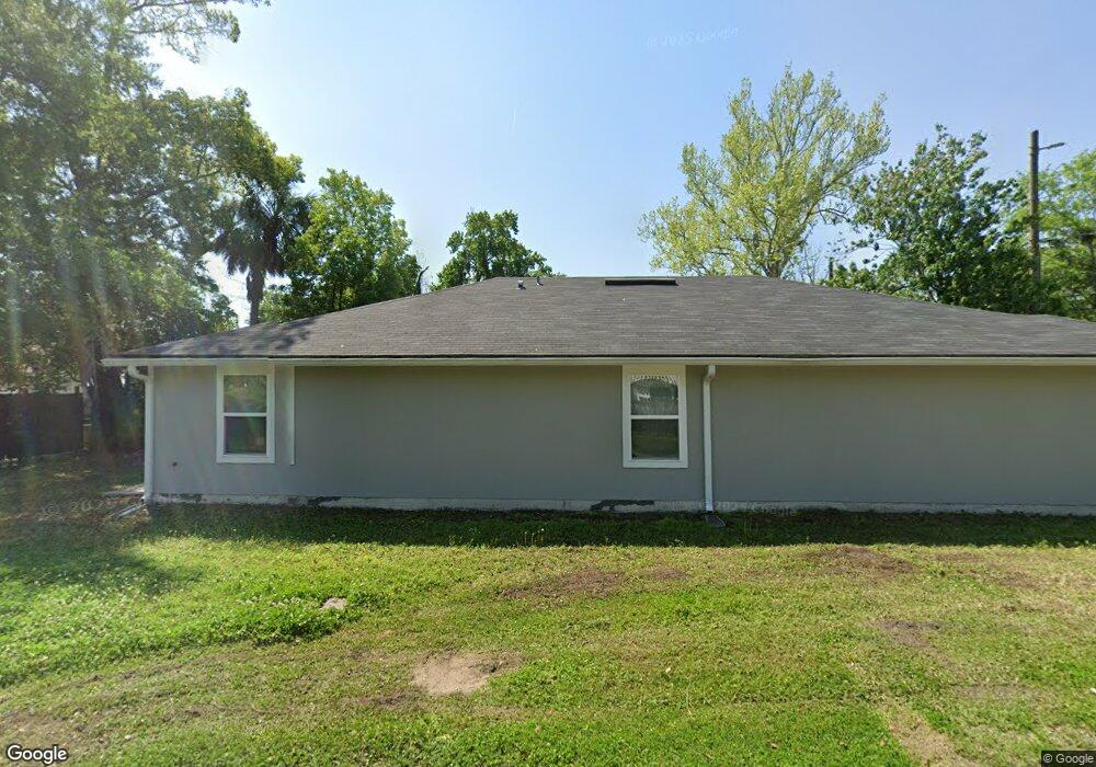 5548 Woodcrest Rd, Jacksonville, FL 32205 - photo 1