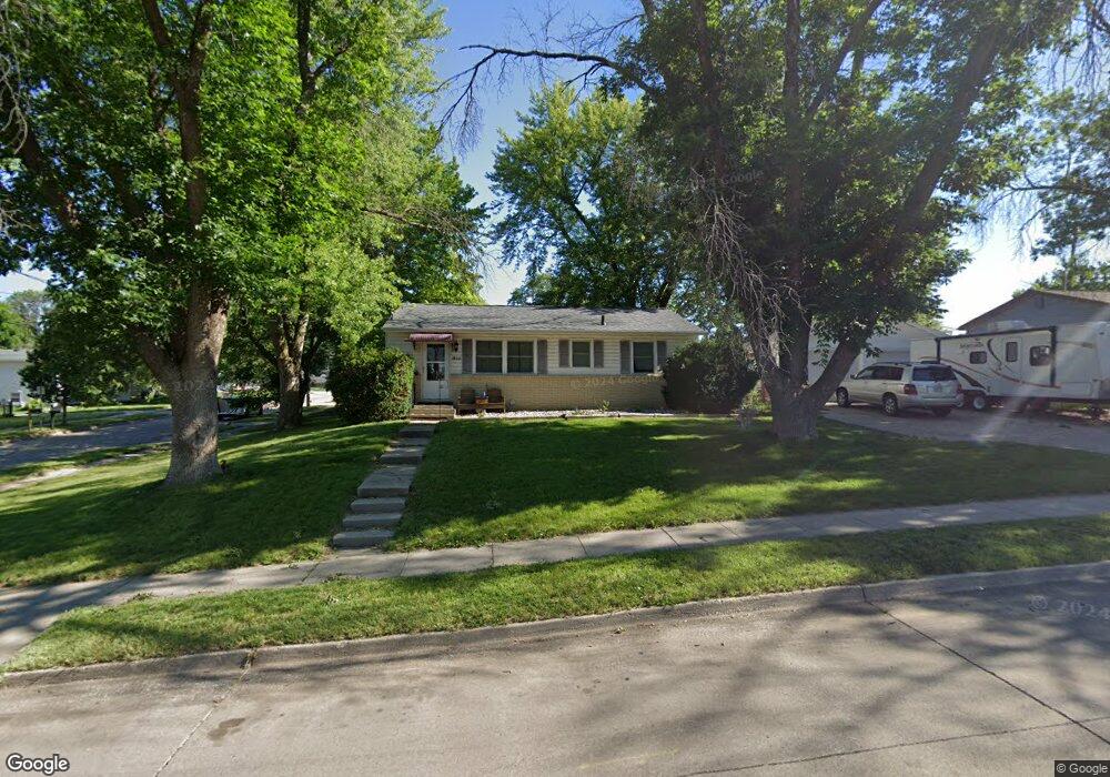 1528 E Watrous Ave, Des Moines, IA 50320 - photo 1