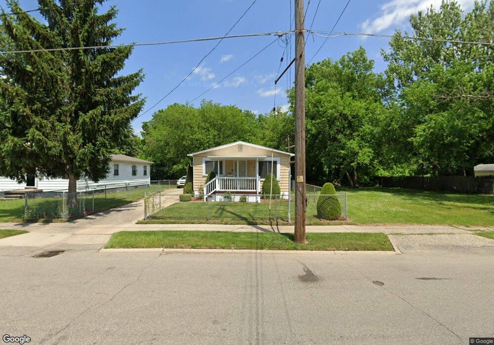 1101 Pingree Ave, Flint, MI 48503 - photo 1