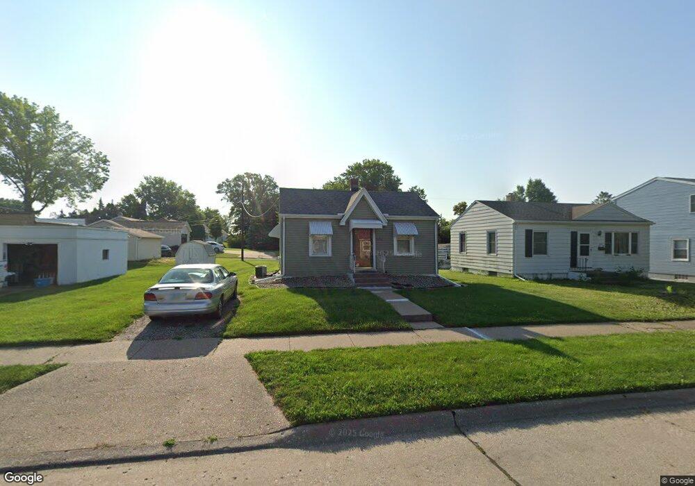 3839 N Sturdevant St, Davenport, IA 52806 - photo 1