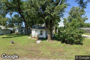 451 N 4th St, Chandlerville, IL 62627