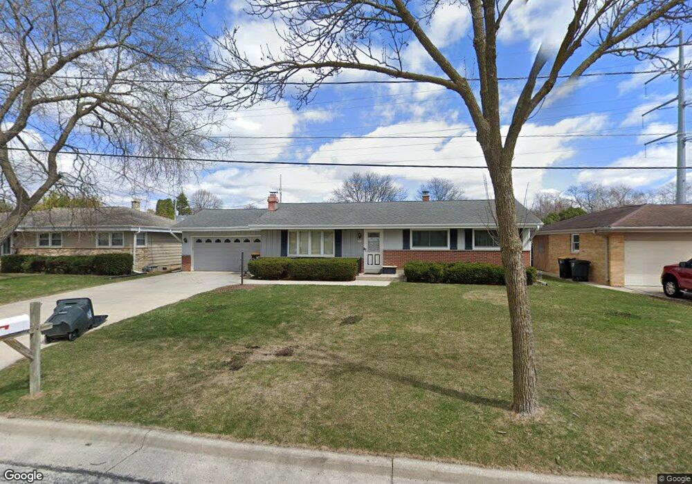 1058 N 120th St, Milwaukee, WI 53226 - photo 1