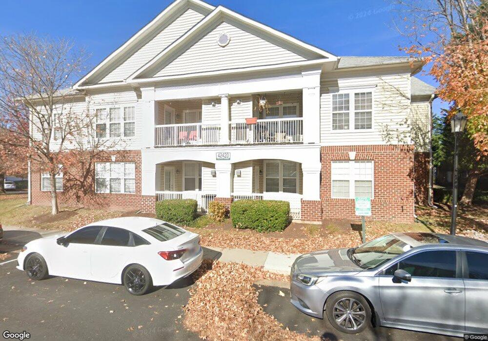 42420 Hollyhock Terrace unit 204, Ashburn, VA 20148 - photo 1