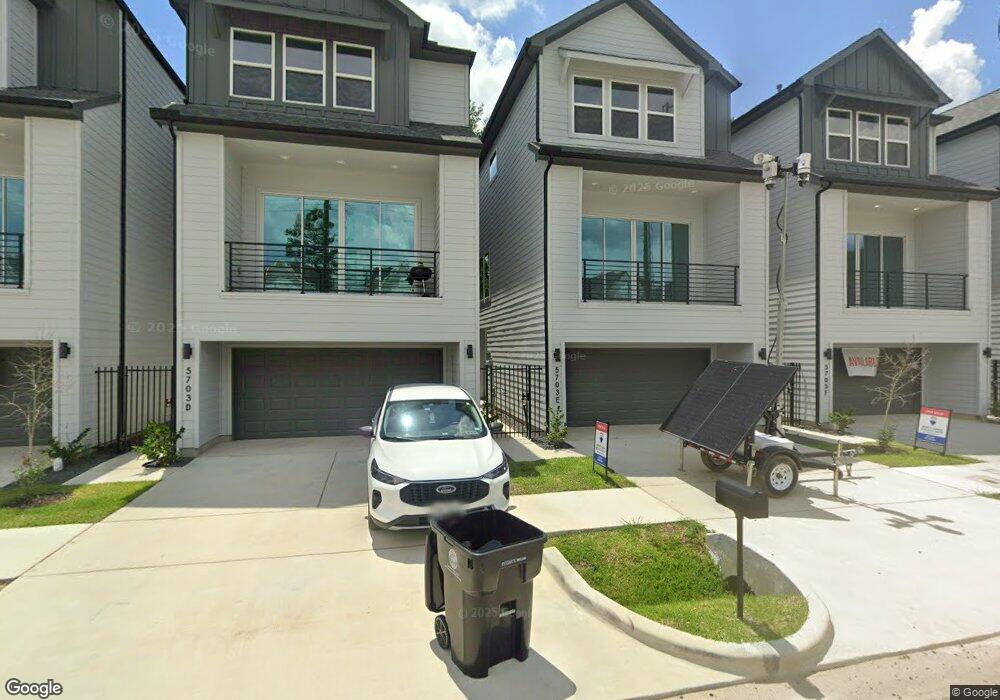 5703 Balbo St unit E, Houston, TX 77091 - photo 1