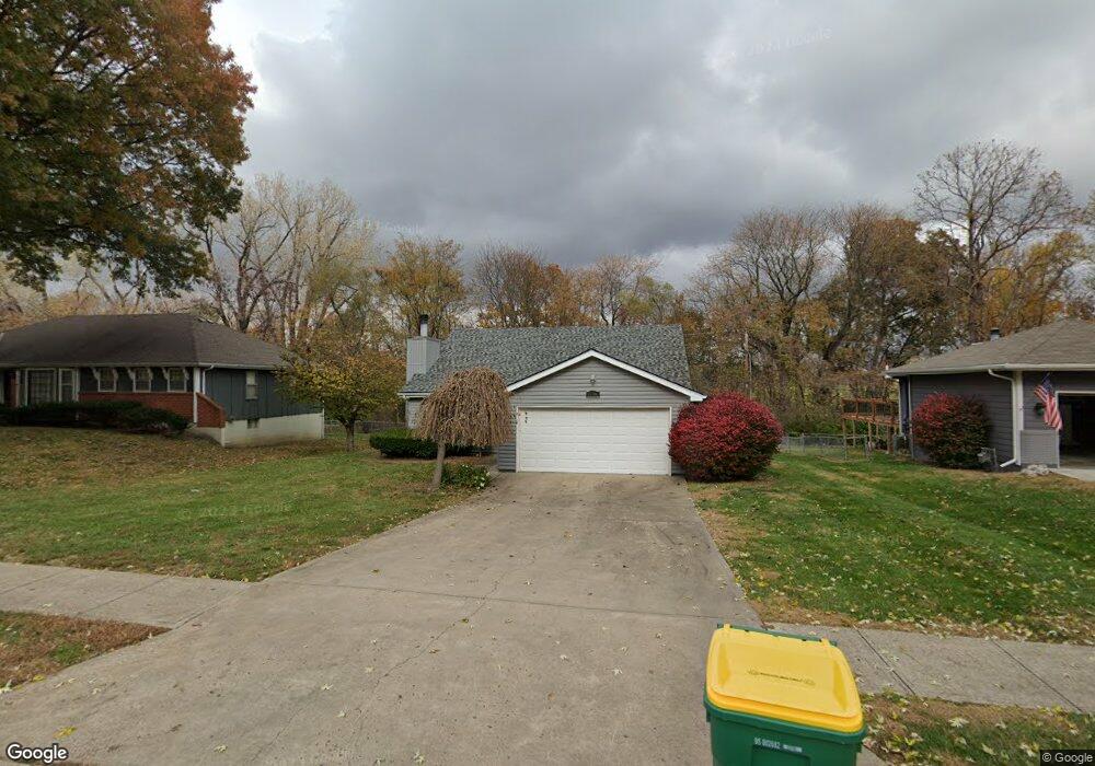 11308 W 49th St, Shawnee, KS 66203 - photo 1