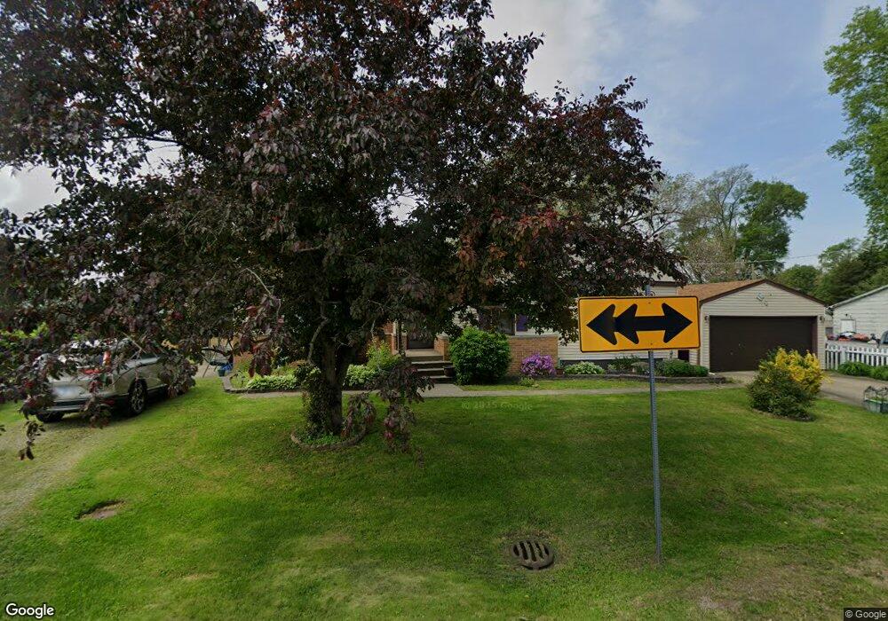 135 Frorer Ave, Lincoln, IL 62656 - photo 1