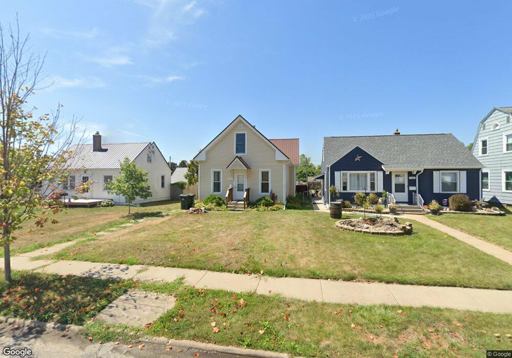 1922 9th St SW, Cedar Rapids, IA 52404 - photo 1