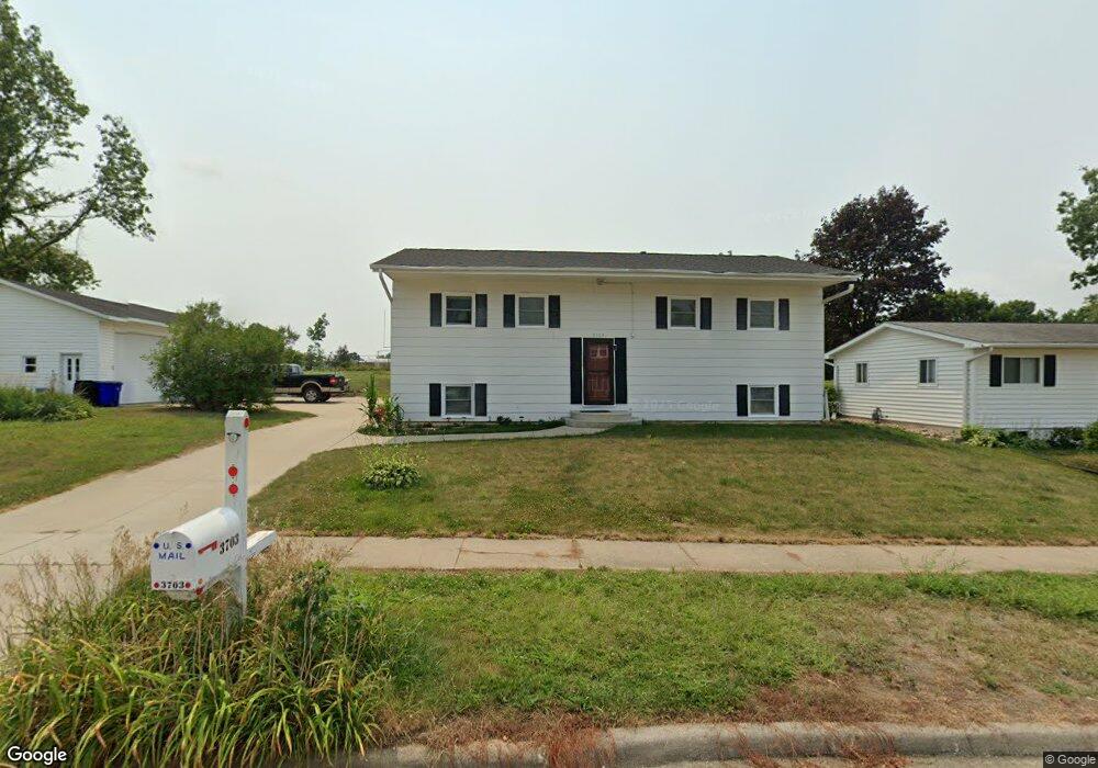 3703 Sue Ln NW, Cedar Rapids, IA 52405 - photo 1