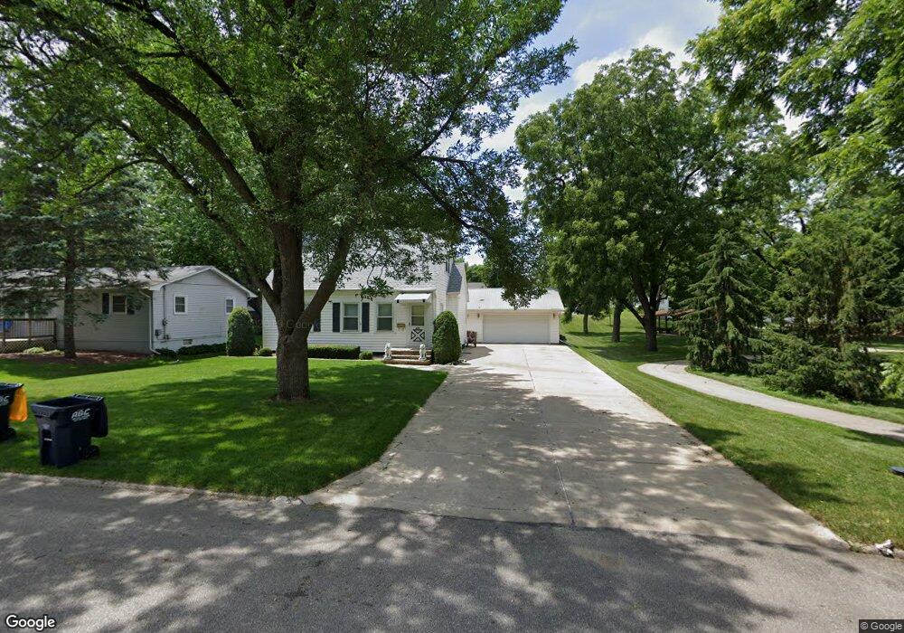 200 C Ave, Hiawatha, IA 52233 - photo 1