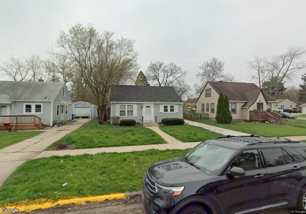 942 Spruce St, Aurora, IL 60506 - photo 1