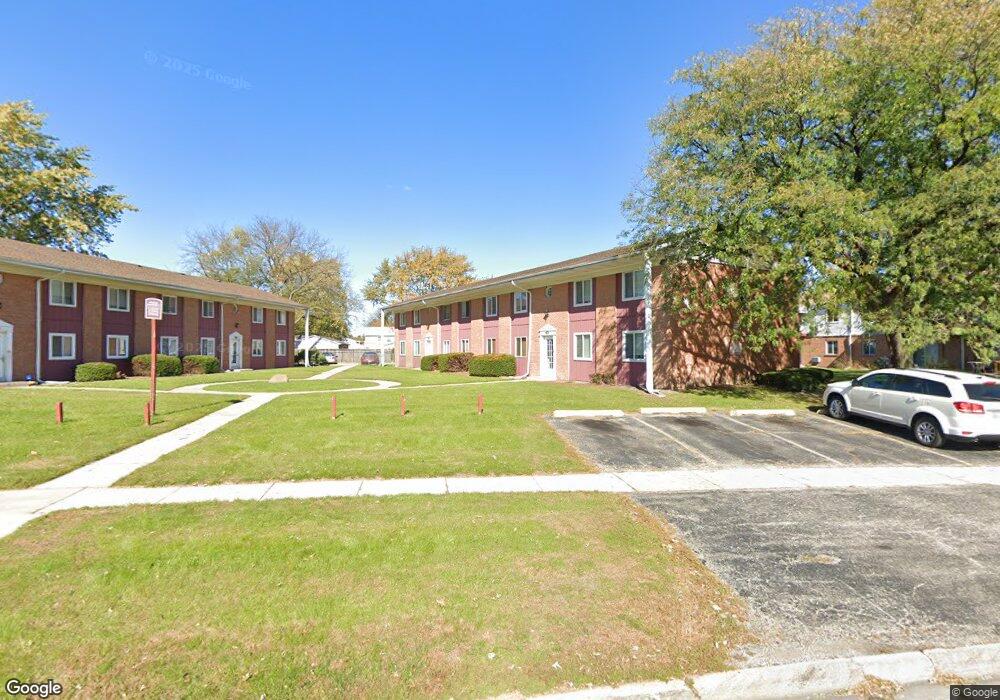 1381 Monomoy St unit B2, Aurora, IL 60506 - photo 1