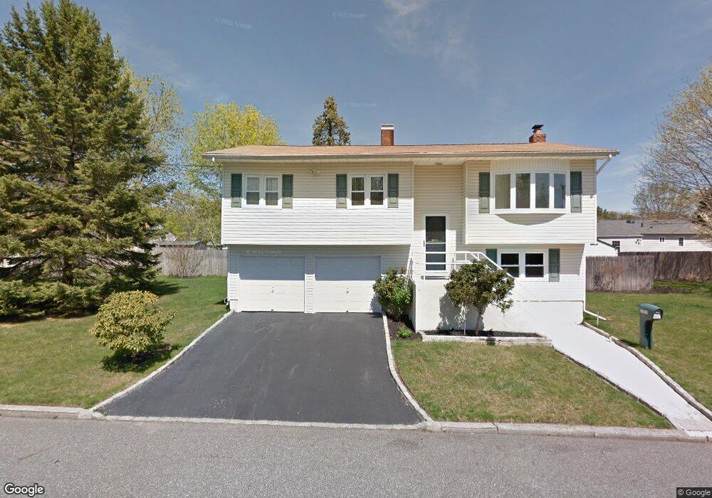 2805 Knickerbocker Ave, Medford, NY 11763 - photo 1