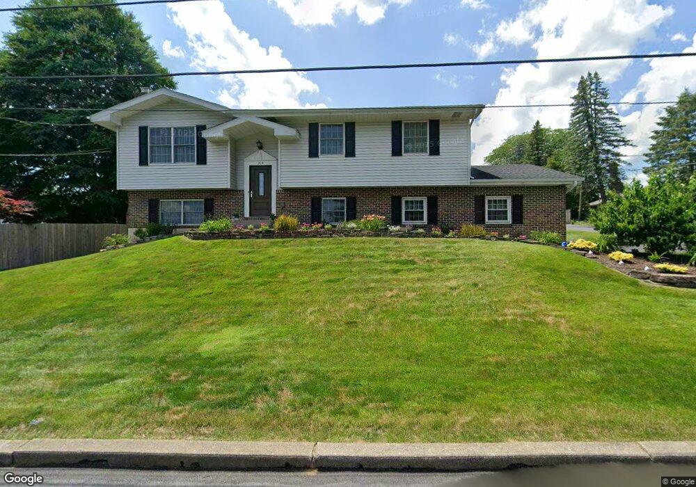 315 N Whitfield St, Nazareth, PA 18064 - photo 1