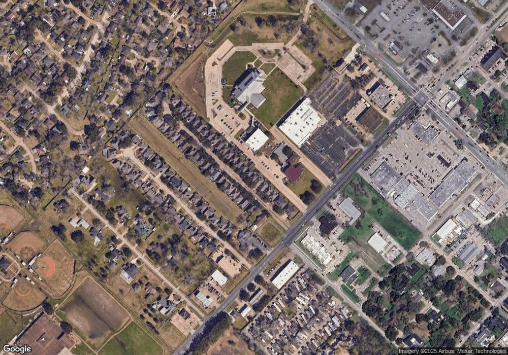 209 Live Oak Ln, Friendswood, TX 77546 - photo 1