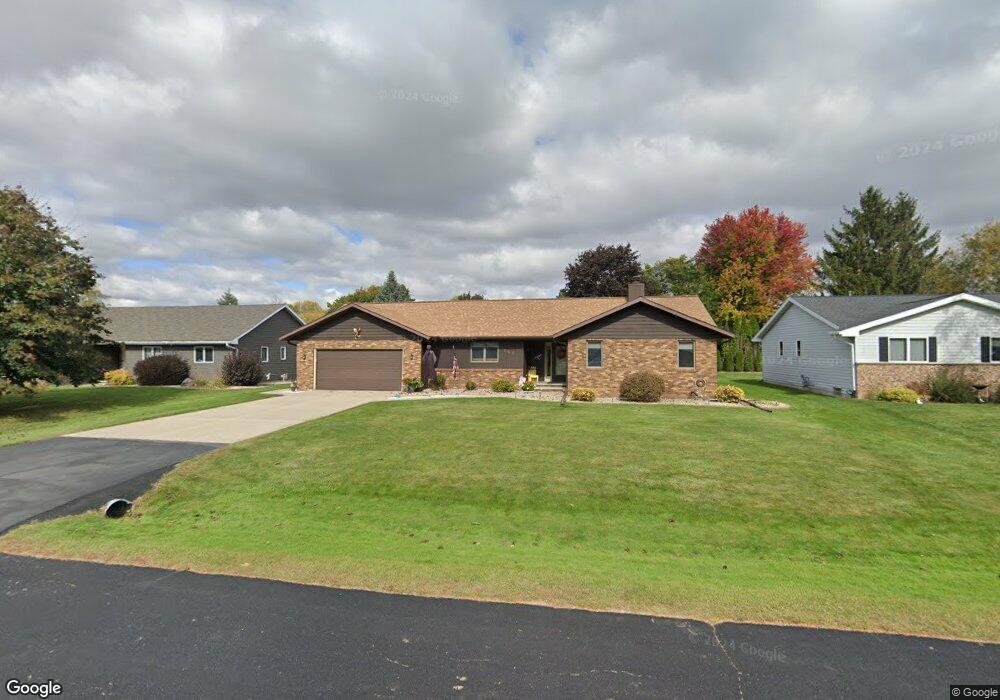 2614 W Sunnyview Cir, Appleton, WI 54914 - photo 1