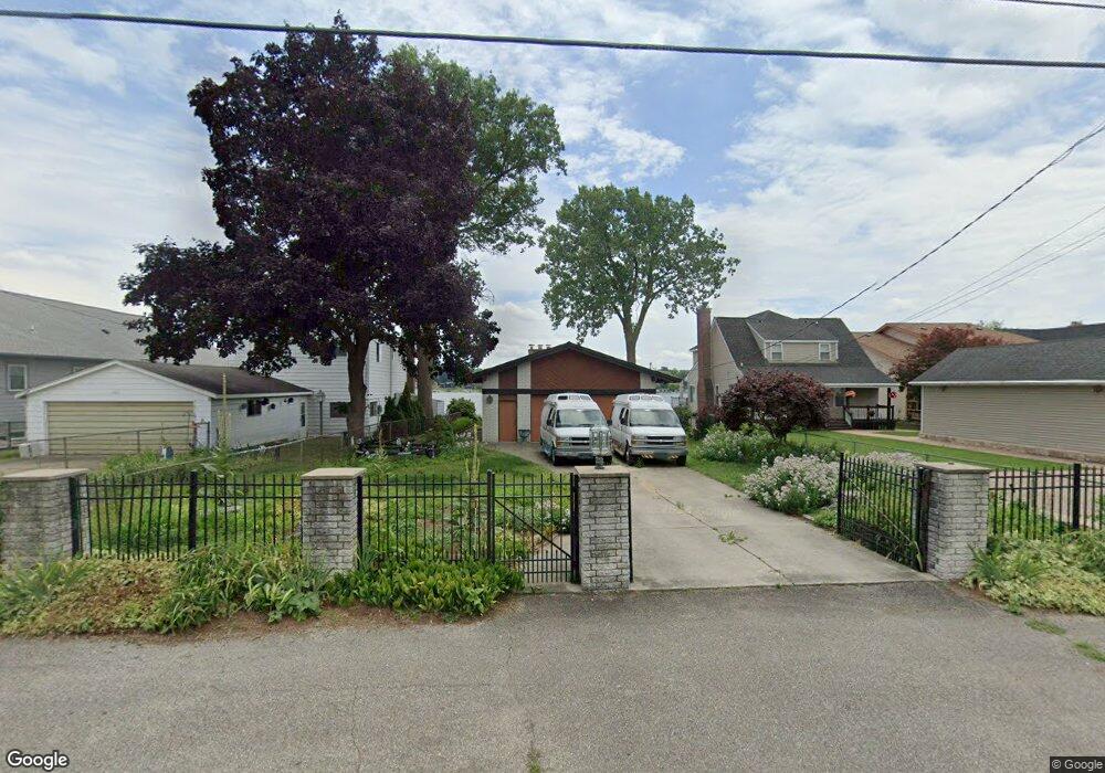 5201 Latimer St, West Bloomfield, MI 48324 - photo 1