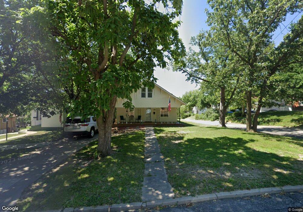 732 W 8th St, Concordia, KS 66901 - photo 1