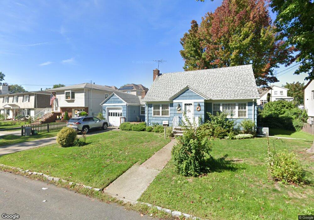 127 Sinclair Ave, Staten Island, NY 10312 - photo 1