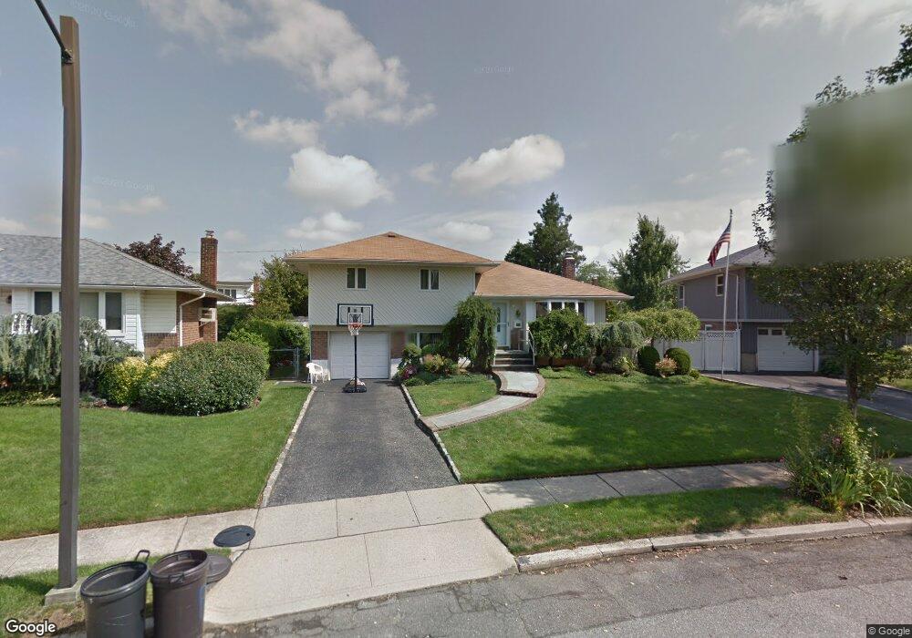 9 Shelly Ln, Bethpage, NY 11714 - photo 1