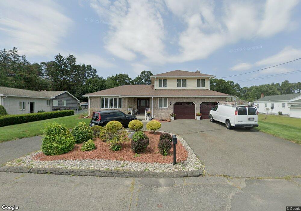 35 Ridgeview Cir, Ludlow, MA 01056 - photo 1