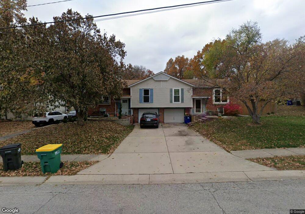 10917 W 49th St, Shawnee, KS 66203 - photo 1