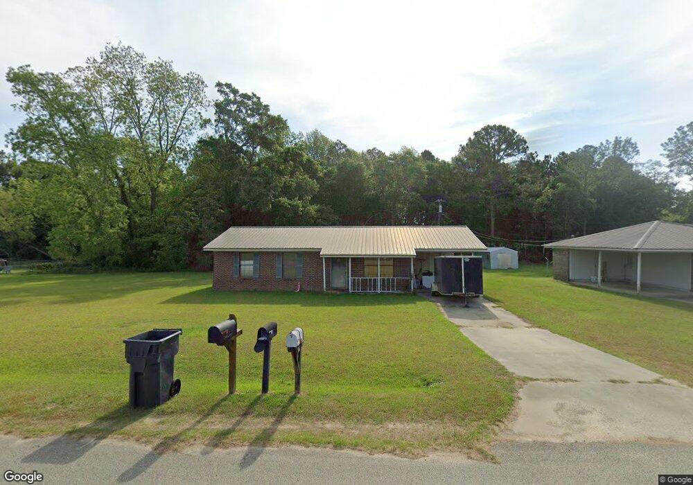 112 Cecil Cir, Fitzgerald, GA 31750 - photo 1