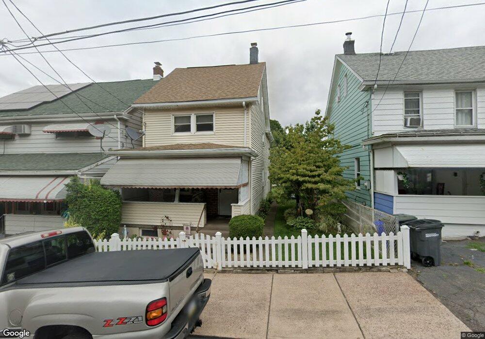 813 Carson St, Hazleton, PA 18201 - photo 1