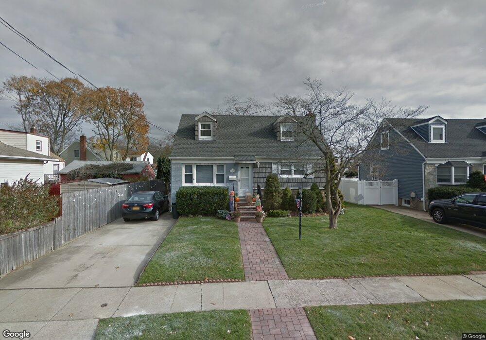 2787 James St, Oceanside, NY 11572 - photo 1