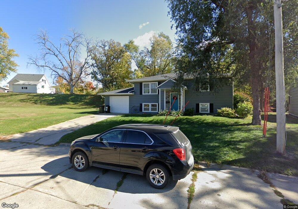 1499 N 3rd Ave W, Newton, IA 50208 - photo 1