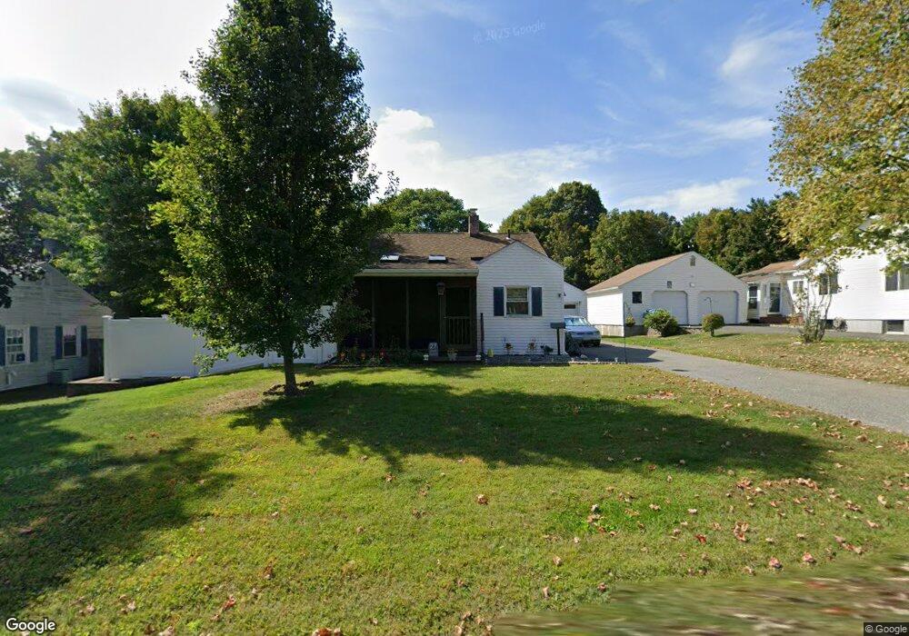 27 Moss Ave, Holyoke, MA 01040 - photo 1