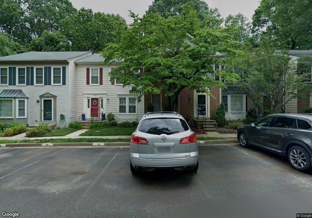 10615 Alison Dr, Burke, VA 22015 - photo 1