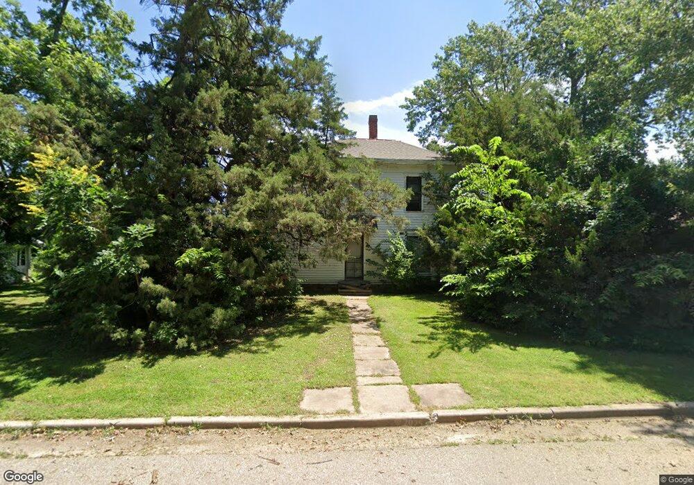 1401 E Euclid St, McPherson, KS 67460 - photo 1