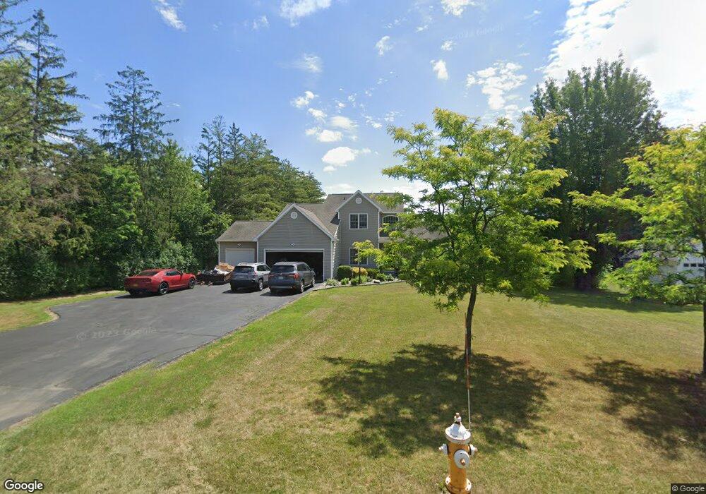 814 Pearse Rd, Schenectady, NY 12309 - photo 1