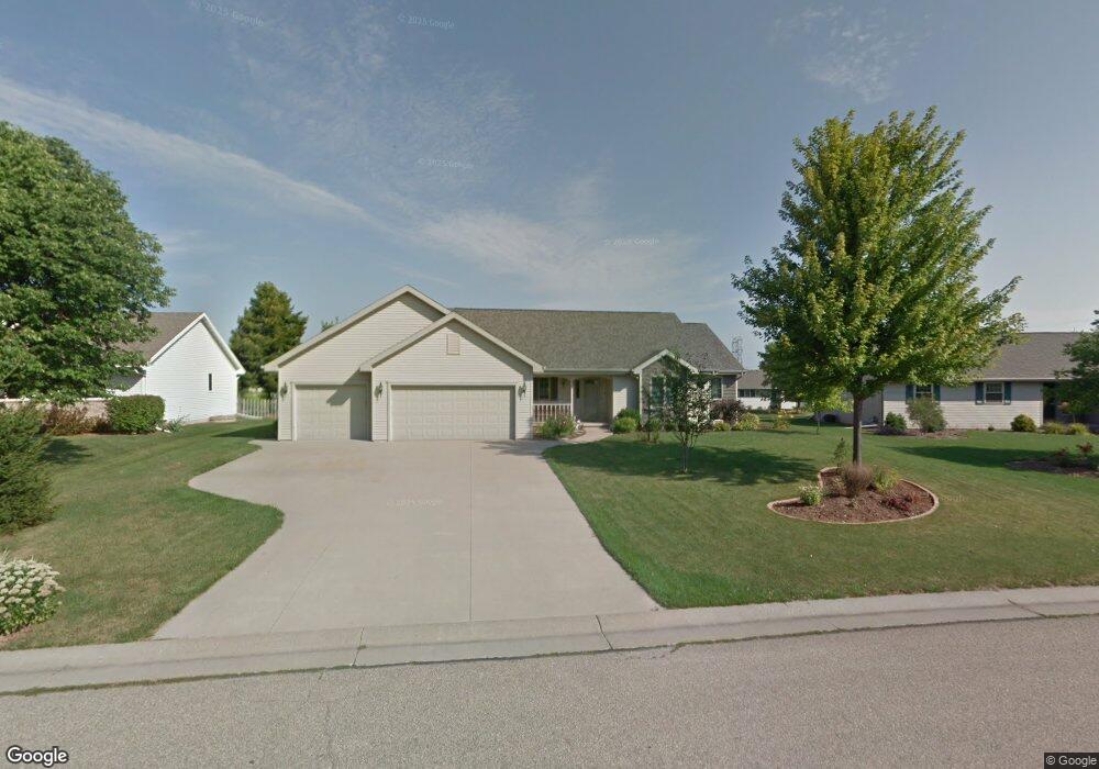 W5916 Daisy Ct, Appleton, WI 54915 - photo 1