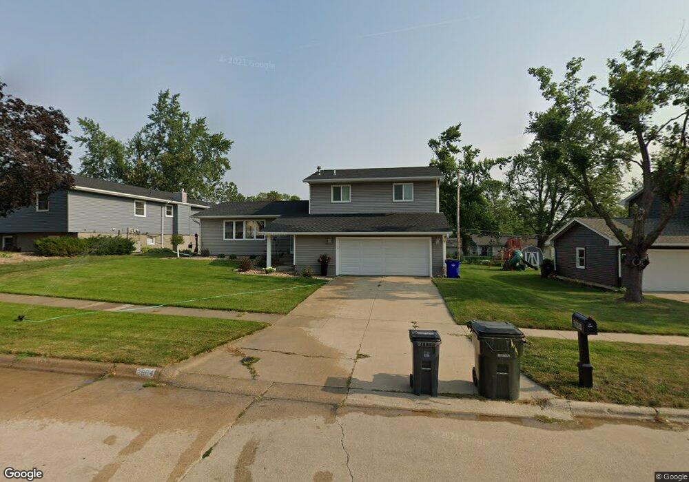 2804 Glen Elm Dr NE, Cedar Rapids, IA 52402 - photo 1