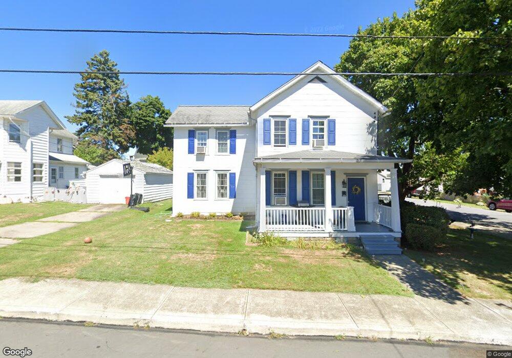 402 W Taylor St, Taylor, PA 18517 - photo 1