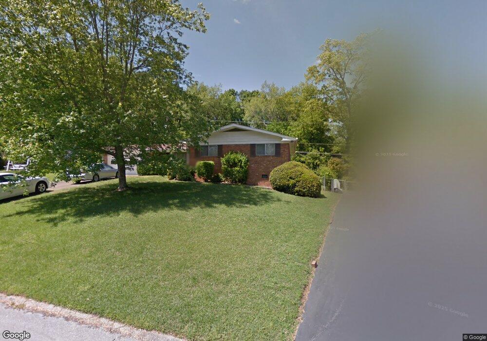 1319 Northgate Cir, Hixson, TN 37343 - photo 1