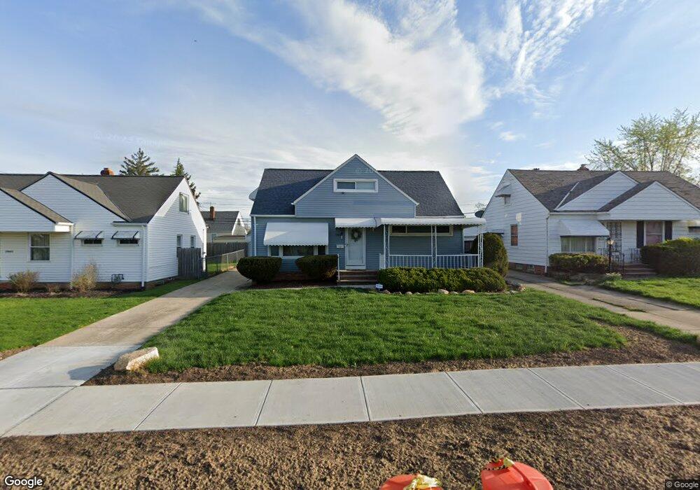 19809 Stockton Ave, Maple Heights, OH 44137 - photo 1